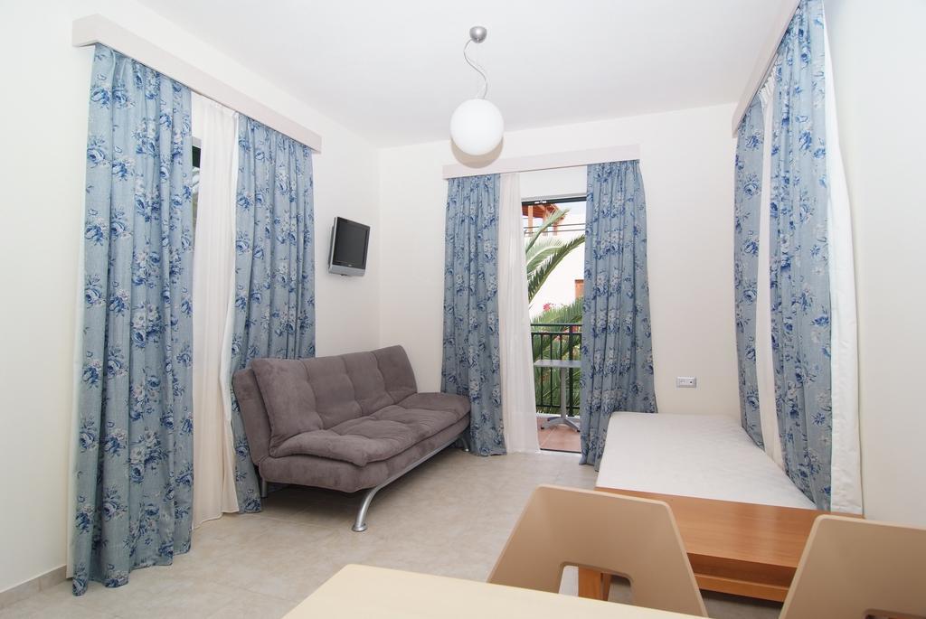 Architect'S Apartments Kato Daratso Room photo